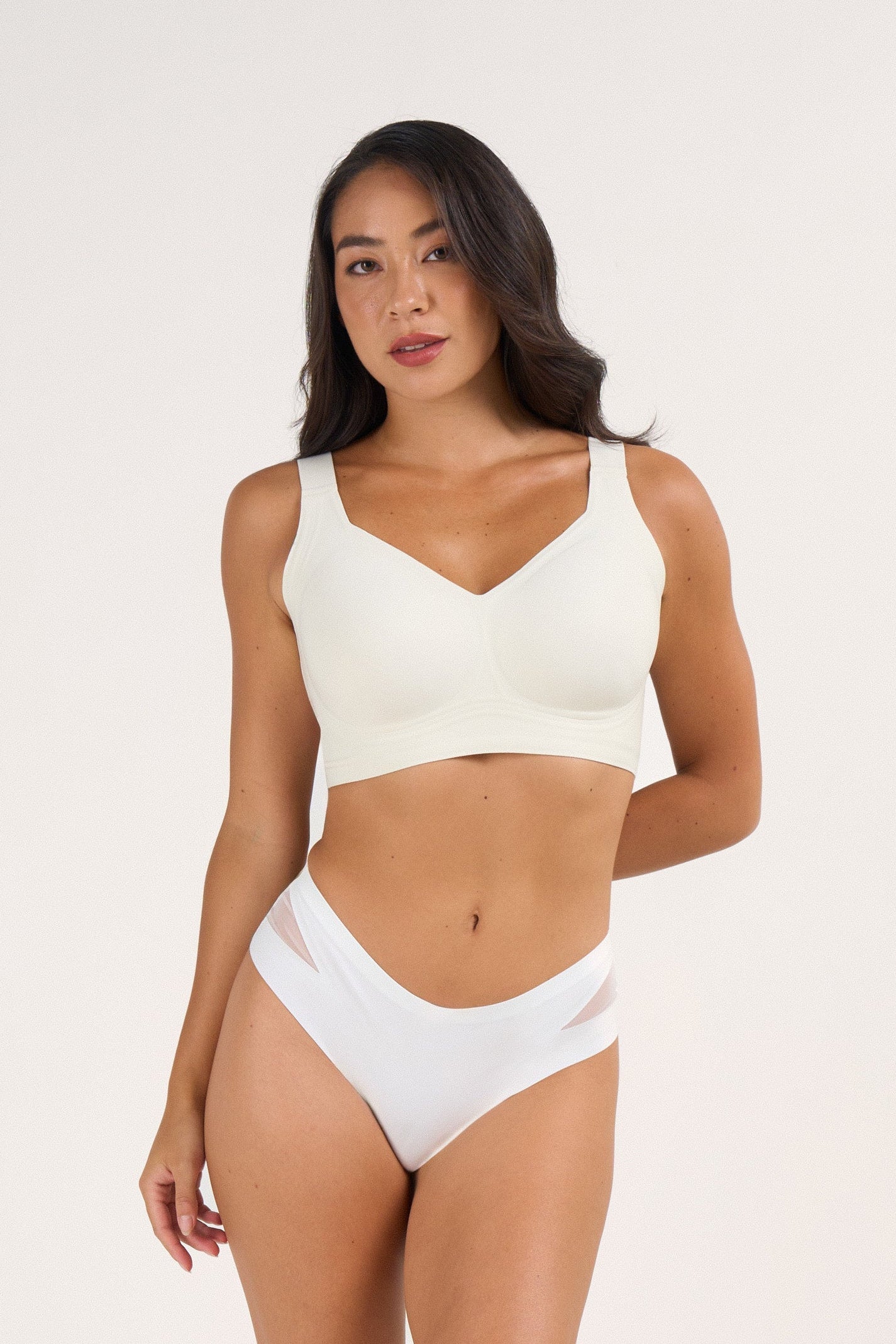 Roonde Plus Soft V-Neck Support Bra — product photo