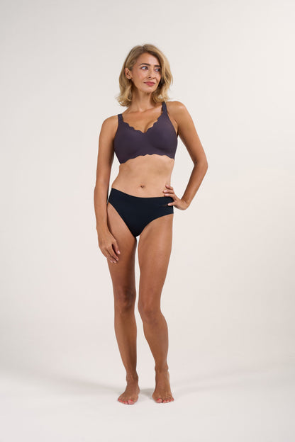 Roonde Scalloped Full Coverage Bra — product photo