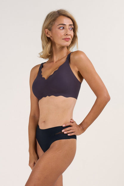 Roonde Scalloped Full Coverage Bra — product photo