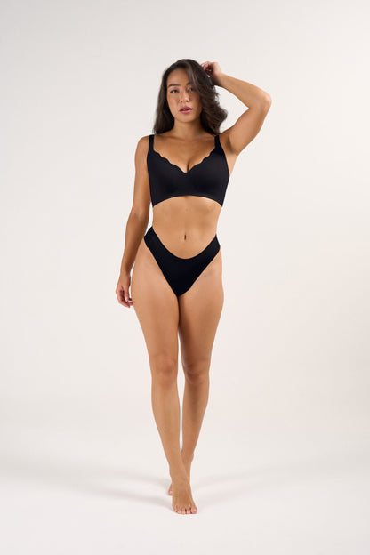 Roonde Scalloped Wireless Jelly Bra — product photo